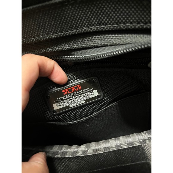 Tumi Alpha 26060d4 Black‎ Expandable Briefcase Messenger Laptop Bag - Picture 6 of 14